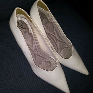 Air flex Low Heel Pumps